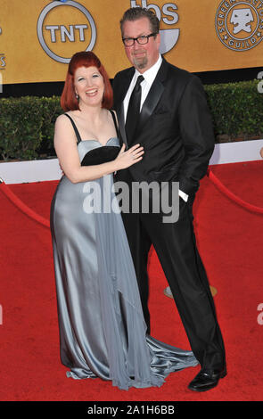 LOS ANGELES, CA. 30 janvier 2011 : Kate Flannery & Chris Haston à la 17e édition des Screen Actors Guild Awards au Shrine Auditorium. © 2011 Paul Smith / Featureflash Banque D'Images