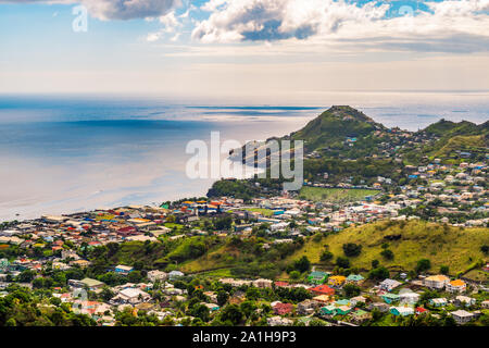 Saint Vincent et les Grenadines. Paysage et ville portuaire de Kingstown. Banque D'Images