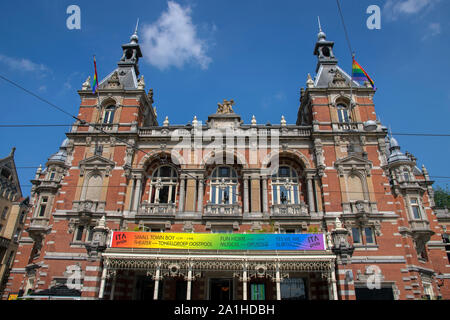 Stadsschouwburg Bâtiment à Amsterdam aux Pays-Bas en 2019 au cours de la Gay Pride Banque D'Images