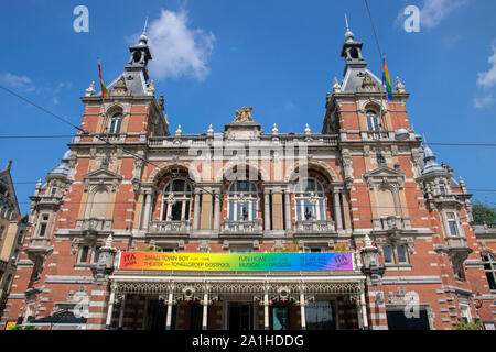 Stadsschouwburg Bâtiment à Amsterdam aux Pays-Bas en 2019 au cours de la Gay Pride Banque D'Images