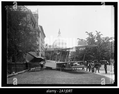 AERO NATIONAL COAST PATROL COMMN. : CURTISS HYDROAIRPLANE OU FLYING BOAT EXPOSÉ PRÈS DE HOUSE OFFICE BUILDING Banque D'Images