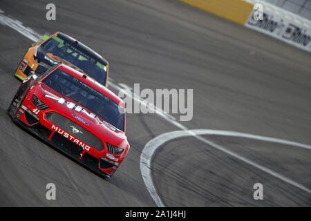 Las Vegas, Nevada, USA. 16 Sep, 2019. Daniel Suarez (41) courses à l'avant au cours de l'étirement du Sud Point 400 à Las Vegas Motor Speedway de Las Vegas, Nevada. (Crédit Image : © Stephen A. Arce/ASP) Banque D'Images