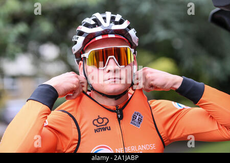 Harrogate, Royaume-Uni. 27 Sep, 2019. HARROGATE, 27-09-2019, randonnée à vélo, wk wielrennen, worldchampionships, Mathieu van der Poel avant le début de sa formation : crédit Photos Pro/Alamy Live News Banque D'Images