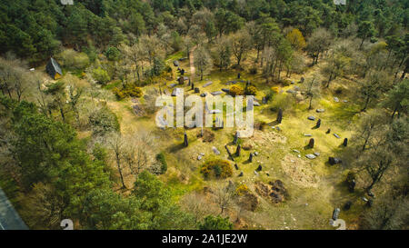 Landes de Monteneuf (Bretagne, nord-ouest de la France) : Vue aérienne de les menhirs de Monteneuf, archaeosite de Brocéliande, site mégalithique reg Banque D'Images