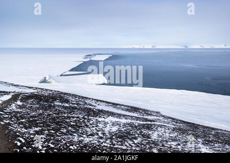 Rupture de la glace de mer qui se trouve en face de la Ross/McMurdo plateaux de glace. Près de la Base de Scott et de la station McMurdo, en Antarctique Banque D'Images