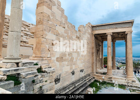 Façade du temple de l'Erechtheion ou Erechtheum de l'acropole d'Athènes, Grèce Banque D'Images