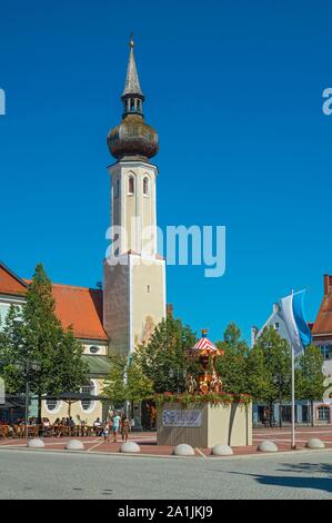 Carré avec Frauenkircherl Schrannen, ancienne église, maintenant utilisé pour des expositions d'art, Erding, Upper Bavaria, Bavaria, Germany Banque D'Images