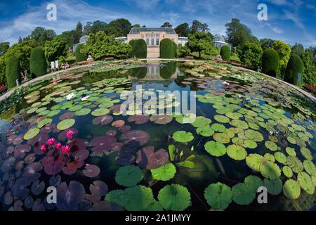 Étang, villa mauresque, le Jardin zoologique et botanique Wilhelma, Stuttgart, Bade-Wurtemberg, Allemagne Banque D'Images