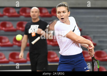 Rouen (Normandie, nord-ouest de la France), les 20 et 21 avril 2019 : l'équipe de France de tennis est qualifié pour la finale de la Fed Cup après avoir remporté aga Banque D'Images