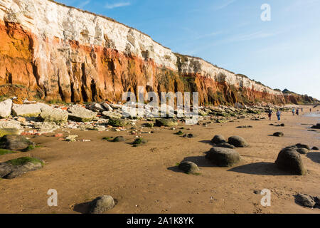 Les falaises de craie rouge et blanc à Hunstanton, North Norfolk, UK Banque D'Images