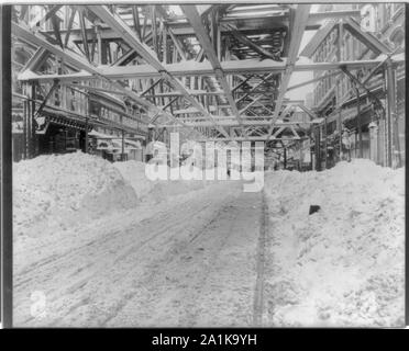 La ville de New York. Tempête de 1888 : Fulton Ferry après le labour vers St. Banque D'Images