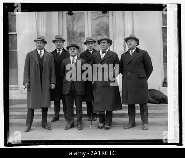 New York invite les Maçons de Coolidge Corner stone pose de Masonic Hotel, 3/11/25 Banque D'Images