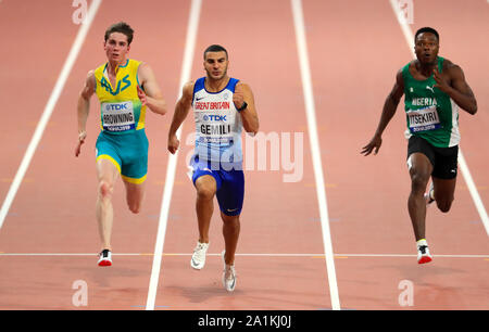 La société britannique Adam Gemili (centre) est en compétition dans l'épreuve du 100m chauffe au cours de la première journée de la es Championnats du monde à la Khalifa International Stadium, Doha, Qatar. Banque D'Images