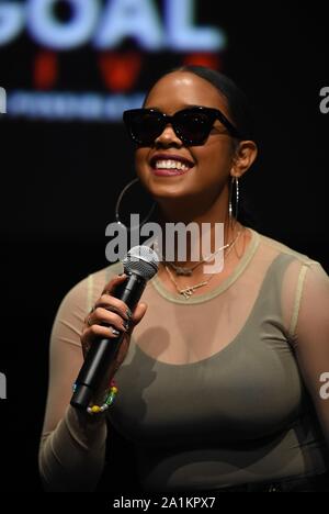 Gabriella, H.E.R. Wilson à la conférence de presse pour l'objectif Citoyen du monde : le rêve possible Live 2020 Lancement de Campagne, St Ann's Warehouse, Brooklyn, NY Le 26 septembre, 2019. Photo par : Kristin Callahan/Everett Collection Banque D'Images