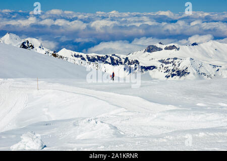 De l'Eiger et la Jungfrau Alpes enneigés spectaculaires pics de montagne panorama Suisse. Banque D'Images