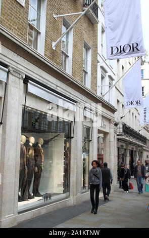 Le 26 septembre 2019, Londres, Royaume-Uni : Dior magasin dans le luxe Mode et Bijoux shopping sur New Bond Street à Londres. (Crédit Image : © Keith Mayhew/SOPA des images à l'aide de Zuma sur le fil) Banque D'Images