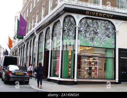 Le 26 septembre 2019, Londres, Royaume-Uni : magasin Givenchy dans la Mode et bijoux de luxe shopping sur New Bond Street à Londres. (Crédit Image : © Keith Mayhew/SOPA des images à l'aide de Zuma sur le fil) Banque D'Images