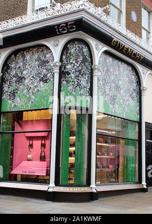 Le 26 septembre 2019, Londres, Royaume-Uni : magasin Givenchy dans la Mode et bijoux de luxe shopping sur New Bond Street à Londres. (Crédit Image : © Keith Mayhew/SOPA des images à l'aide de Zuma sur le fil) Banque D'Images