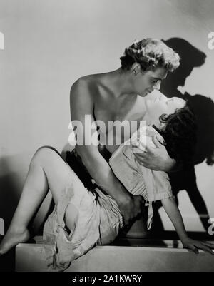 Johnny Weissmuller et Maureen O'Sullivan 'Tarzan l'homme singe"(1932) de référence de dossier 33848-719MGM THA Banque D'Images