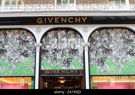 Le 26 septembre 2019, Londres, Royaume-Uni : magasin Givenchy dans la Mode et bijoux de luxe shopping sur New Bond Street à Londres. (Crédit Image : © Keith Mayhew/SOPA des images à l'aide de Zuma sur le fil) Banque D'Images