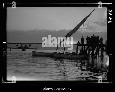 Vues du nord. Le lac de Galilée. Pêcheur. Bien au-dessus des collines peeps comme bateaux de pêche viennent dans Banque D'Images