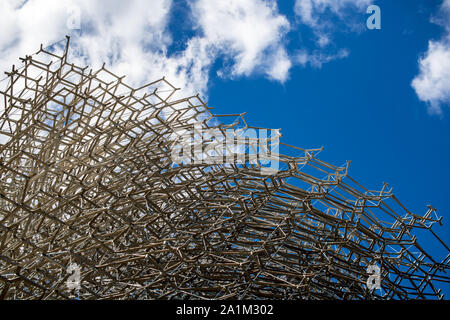 À la recherche jusqu'à la Sky de la Ruche, Kew Gardens, Londres, Angleterre Banque D'Images