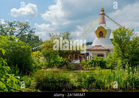 Samye Ling Stupa la victoire pour la paix dans le monde à la monastère de Samye Ling et centre tibétain à Eskdalemuir, Dumfries et Galloway, en Écosse. Banque D'Images