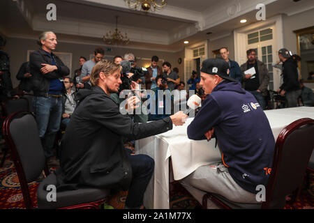 Harrogate, Royaume-Uni. 27 Sep, 2019. HARROGATE, 27-09-2019, randonnée à vélo, wk wielrennen, worldchampionships, Mathieu van der Poel interviewée par la presse : Crédit Photos Pro/Alamy Live News Banque D'Images