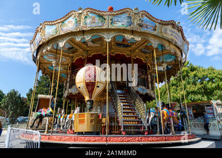 Merry-go-round ou Manège en français, proche du Trocadéro, Paris, France. Banque D'Images