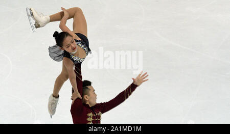 27 septembre 2019, la Bavière, Oberstdorf : patinage artistique, Challenger Series - Nebelhorn Trophy, des couples, danse libre : Feiyao Yongchao et Tang Yang (Chine) ne leur patinage libre en paires. Photo : Stefan Udry/dpa Banque D'Images