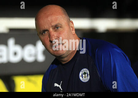 Londres, Royaume-Uni. 27 Sep, 2019. Wigan Athletic Manager Paul Cook regarde sur. Match de championnat Skybet EFL, Fulham v Wigan Athletic à Craven Cottage, à Londres, le vendredi 27 septembre 2019. Cette image ne peut être utilisé qu'à des fins rédactionnelles. Usage éditorial uniquement, licence requise pour un usage commercial. Aucune utilisation de pari, de jeux ou d'un seul club/ligue/dvd publications pic par Steffan Bowen/Andrew Orchard la photographie de sport/Alamy live news Crédit : Andrew Orchard la photographie de sport/Alamy Live News Banque D'Images