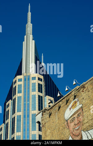 Le monument AT&T Building à Nashville, Tennessee, est souvent appelé le "Batman" bâtiment. Banque D'Images