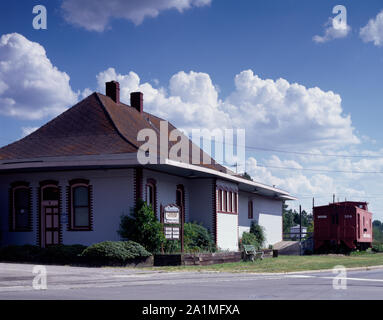 Côte de l'ancienne ligne de côte et la Norfolk Southern train station in Aberdeen, North Carolina Banque D'Images