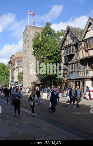 L'église de Saint Michel à l'entrée nord, sur Cornmarket Street, à Oxford, Oxfordshire, Angleterre Banque D'Images