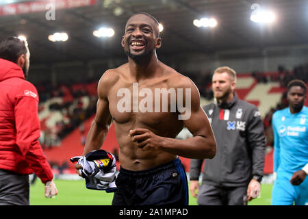 STOKE ON TRENT, en Angleterre. Le 27 septembre (21) Samba Sow de Nottingham Forest lors de la Sky Bet Championship match entre Stoke City et Nottingham Forest au stade de BET365, Stoke-on-Trent le vendredi 27 septembre 2019. (Crédit : Jon Hobley | MI News) photographie peut uniquement être utilisé pour les journaux et/ou magazines fins éditoriales, licence requise pour l'usage commercial Crédit : MI News & Sport /Alamy Live News Banque D'Images