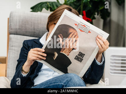 Paris, France - Sep 27, 2019 : le français Libération en journal de salon à la suite du décès de l'ancien président français Jacques Chirac à l'âge de 86 ans. Banque D'Images