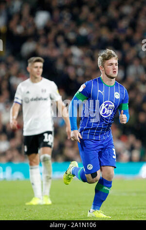 Londres, Royaume-Uni. 27 Sep, 2019. Joe Gelhardt de Wigan Athletic entre jouer au cours de l'EFL Sky Bet Championship match entre Fulham et Wigan Athletic à Craven Cottage, Londres, Angleterre le 27 septembre 2019. Photo par Carlton Myrie. Usage éditorial uniquement, licence requise pour un usage commercial. Aucune utilisation de pari, de jeux ou d'un seul club/ligue/dvd publications. Credit : UK Sports Photos Ltd/Alamy Live News Banque D'Images