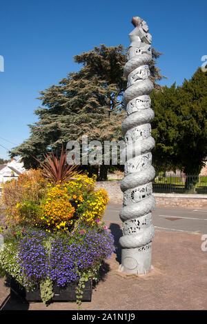 Totem "serpent" statue de Henry Morton Stanley, St Asaph, Denbighshire, au nord du Pays de Galles Banque D'Images