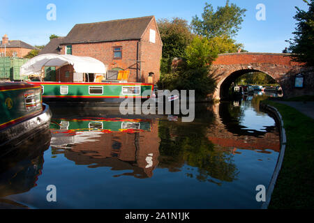 Worcester & Birmingham Canal à Alvechurch Worcestershire, marina Banque D'Images