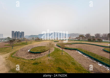 Beijing, Chine - décembre 18 : le cube aquatique du stade olympique de Pékin illuminé au crépuscule le 18 décembre 2008 après les Jeux Olympiques de 2008 Banque D'Images