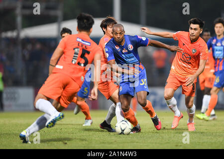 Josimar de Port FC (No30) en action au cours de Thai League 2019 entre Port Fc et Nakhon Ratchasima à fc Stade onSeptember PAT 27, 2019 à Bangkok en Thaïlande (Photo par Amphol Thongmueangluang/Pacific Press) Credit : Pacific Press Agency/Alamy Live News Banque D'Images