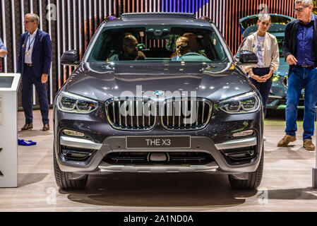 Francfort, Allemagne - Sept 2019 : BMW X3 GRIS G01 électrique voiture hybride SUV, IAA International Motor Show Salon International de l'auto. Banque D'Images