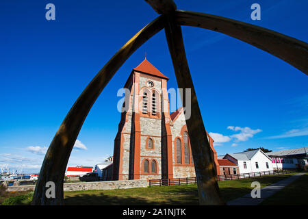 Passage de l'os de baleine à la Cathédrale Christ Church, Stanley, East Falkland Banque D'Images