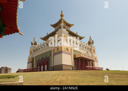 Golden temple bouddhiste demeure de Bouddha Shakyamouni à Elista, République de Kalmoukie Banque D'Images