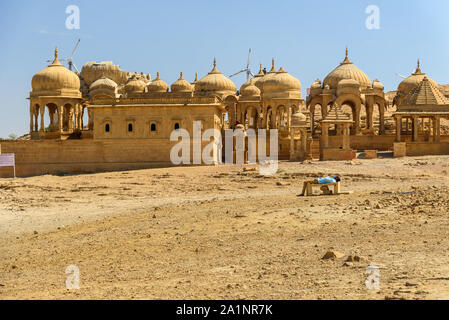 Jaisalmer, Inde - 16 Février 2019 : Bada Bagh cénotaphes ancien complexe dans Jaisalmer. Rajasthan Banque D'Images