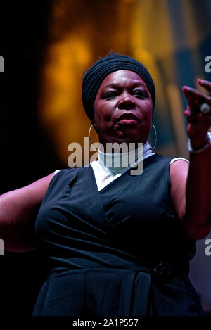 Moratalaz, Madrid, Espagne. 27 Septembre, 2019. Chanteuse de blues Gisele Jackson lors du 2e Festival International de Blues de Moratalaz à Madrid. EnriquePSans/Alamy Live News Banque D'Images