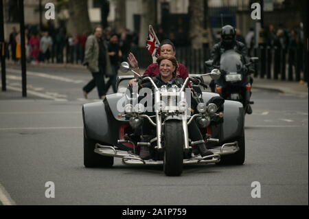 Les Motards Zoulou opération Anciens Combattants et manifestation à la place du Parlement, Londres, Royaume-Uni. Banque D'Images