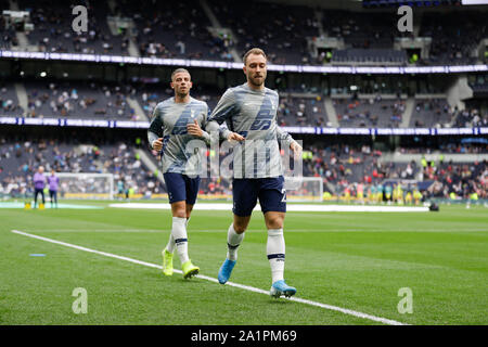 Tottenham Hotspur Stadium, Londres, Royaume-Uni. 28 Sep, 2019. Premier League anglaise de football, contre Tottenham Hotspur Southampton ; Danny Rose de Tottenham Hotspur lors de l'échauffement match - strictement usage éditorial uniquement. Pas d'utilisation non autorisée avec l'audio, vidéo, données, listes de luminaire, club ou la Ligue de logos ou services 'live'. En ligne De-match utilisation limitée à 120 images, aucune émulation. Aucune utilisation de pari, de jeux ou d'un club ou la ligue/player Crédit : publications Plus Sport Action/Alamy Live News Banque D'Images