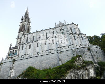 Lourdes, 3ème centre de pèlerinage chrétien, après Rome et Jérusalem, et le premier centre de pèlerinage catholique français Banque D'Images