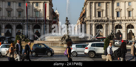 Fontaine des Naïades dans la Piazza della Repubblica, Rome, Italie Banque D'Images